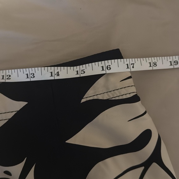 Hawaiian shorts performance Trunks Swim Hibiscus Black Board Beach - Picture 7 of 7